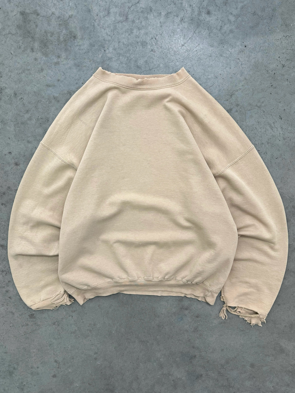 DISTRESSED FADED BEIGE CREWNECK - 1990S