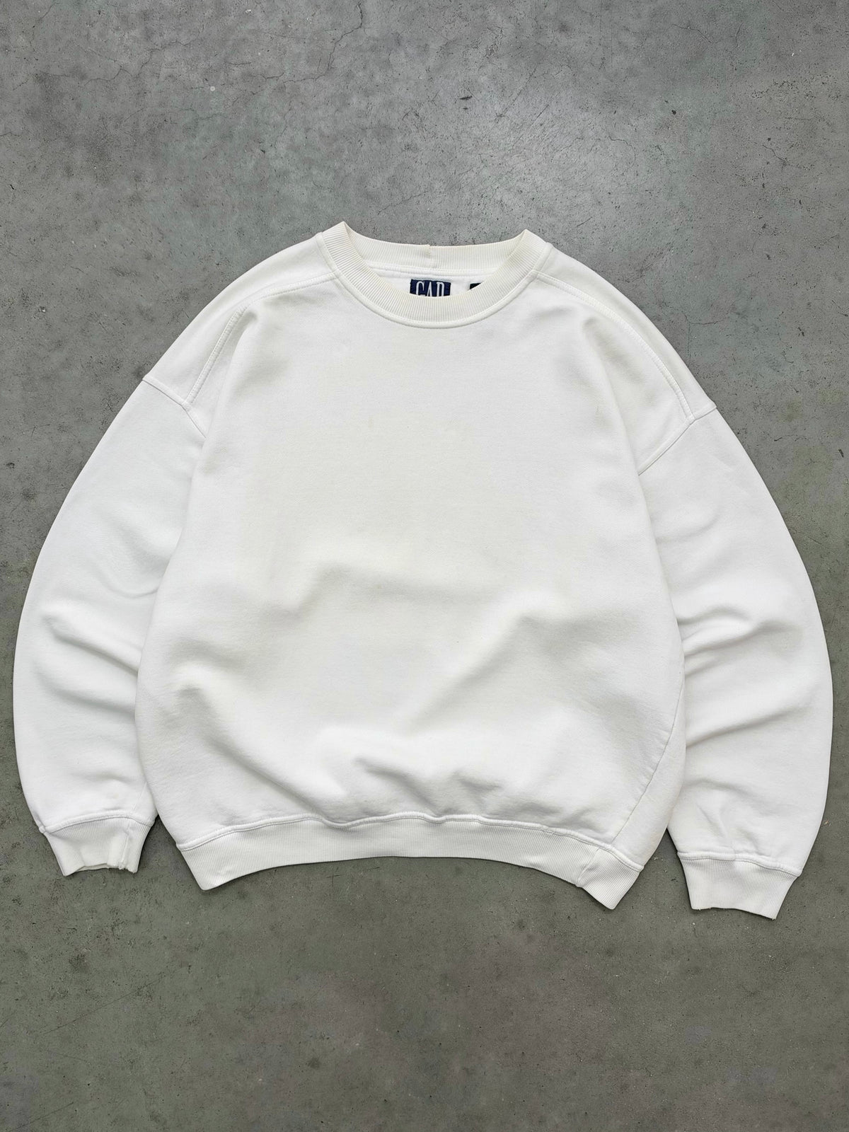 FADED OPTIC WHITE GAP CREWNECK - 1990S