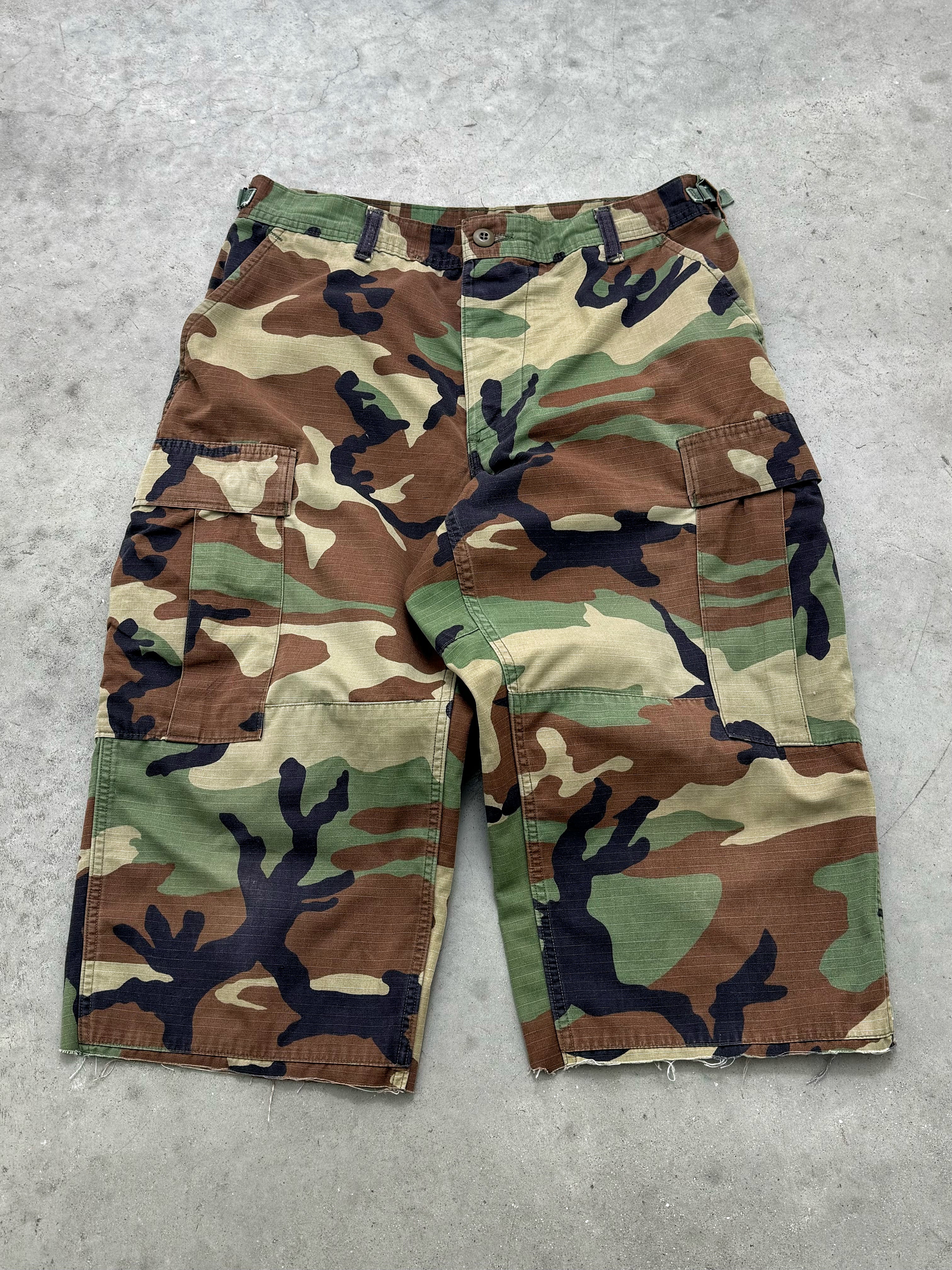 FADED ARMY CAMO RIPSTOP CARGO SHORTS - 1990S