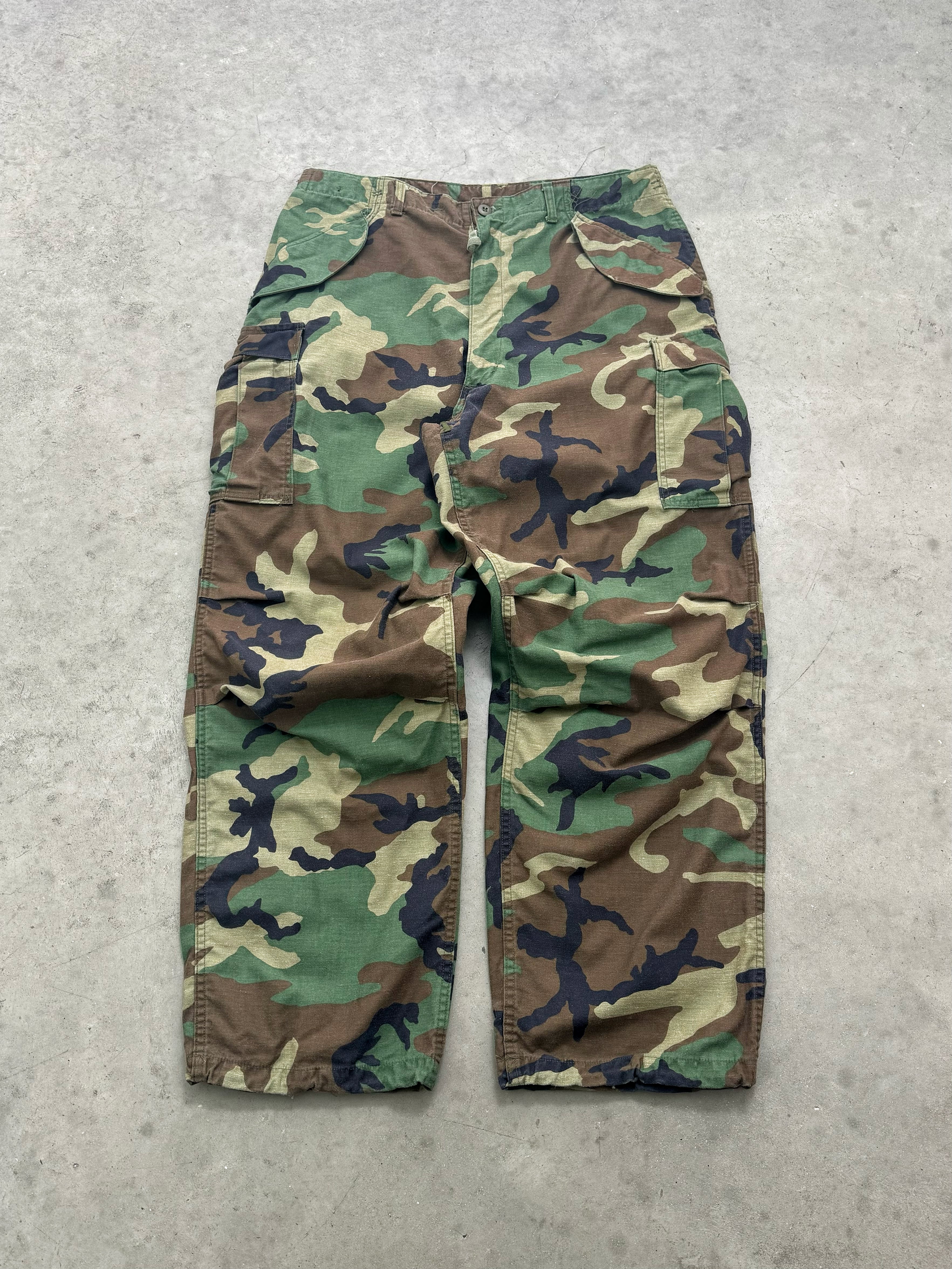 FADED ARMY CAMO BAGGY CARGO PANTS - 1990S