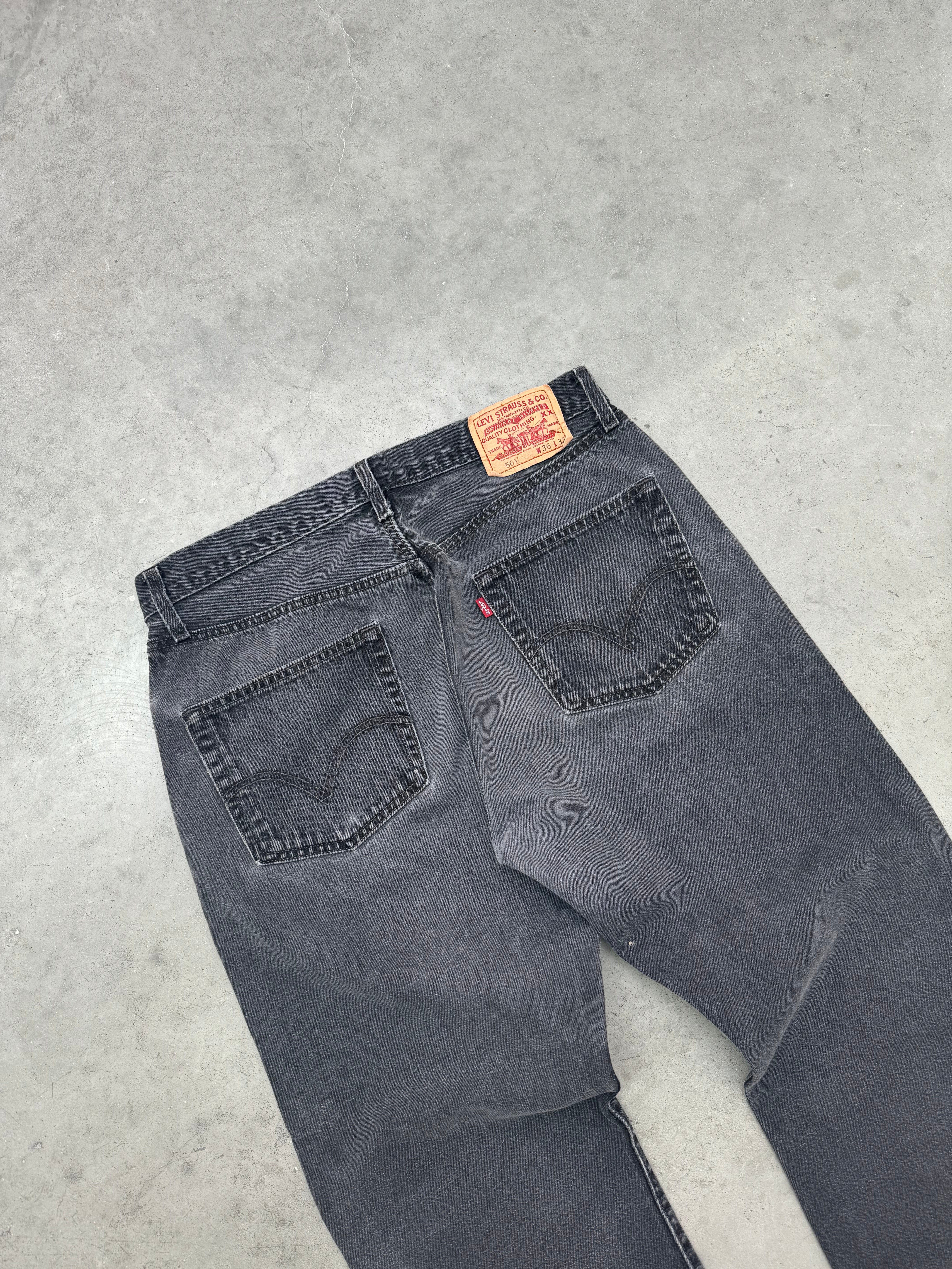 FADED BLACK LEVI’S 501 JEANS - 2000S