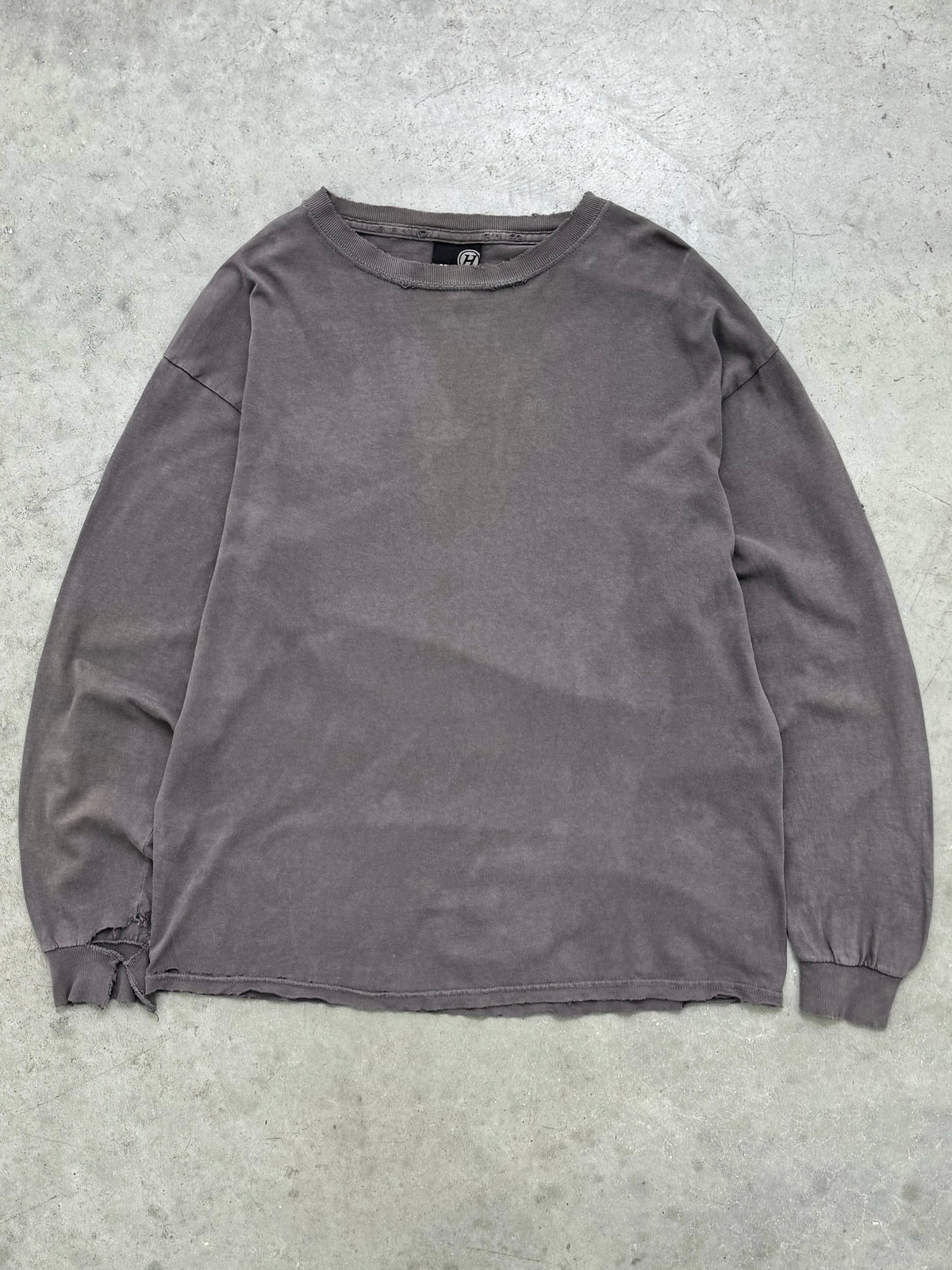 SUN FADED CHARCOAL GREY LONG SLEEVE TEE - 2000S