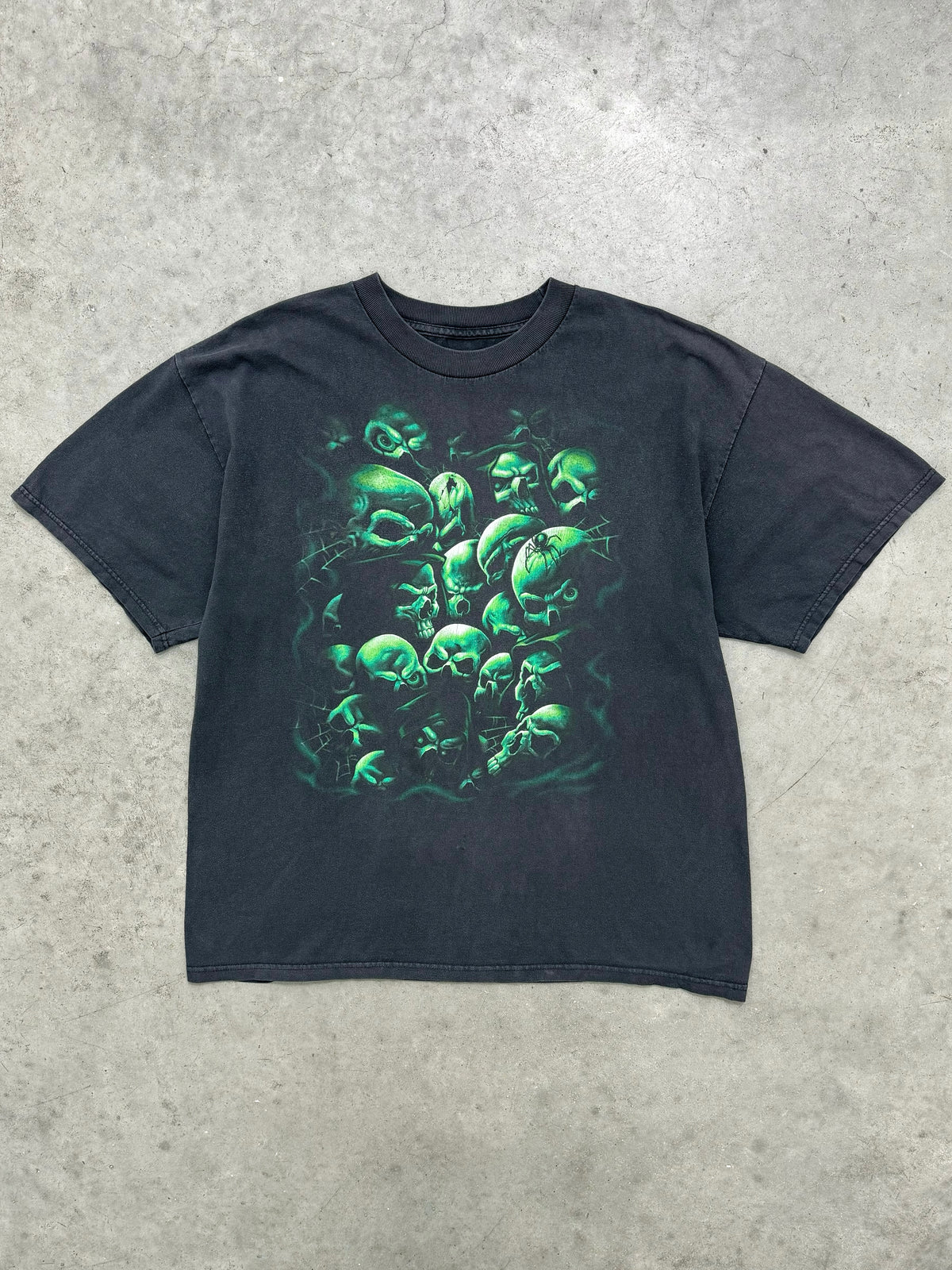 FADED BLACK SKULL PRINT TEE - 2000S