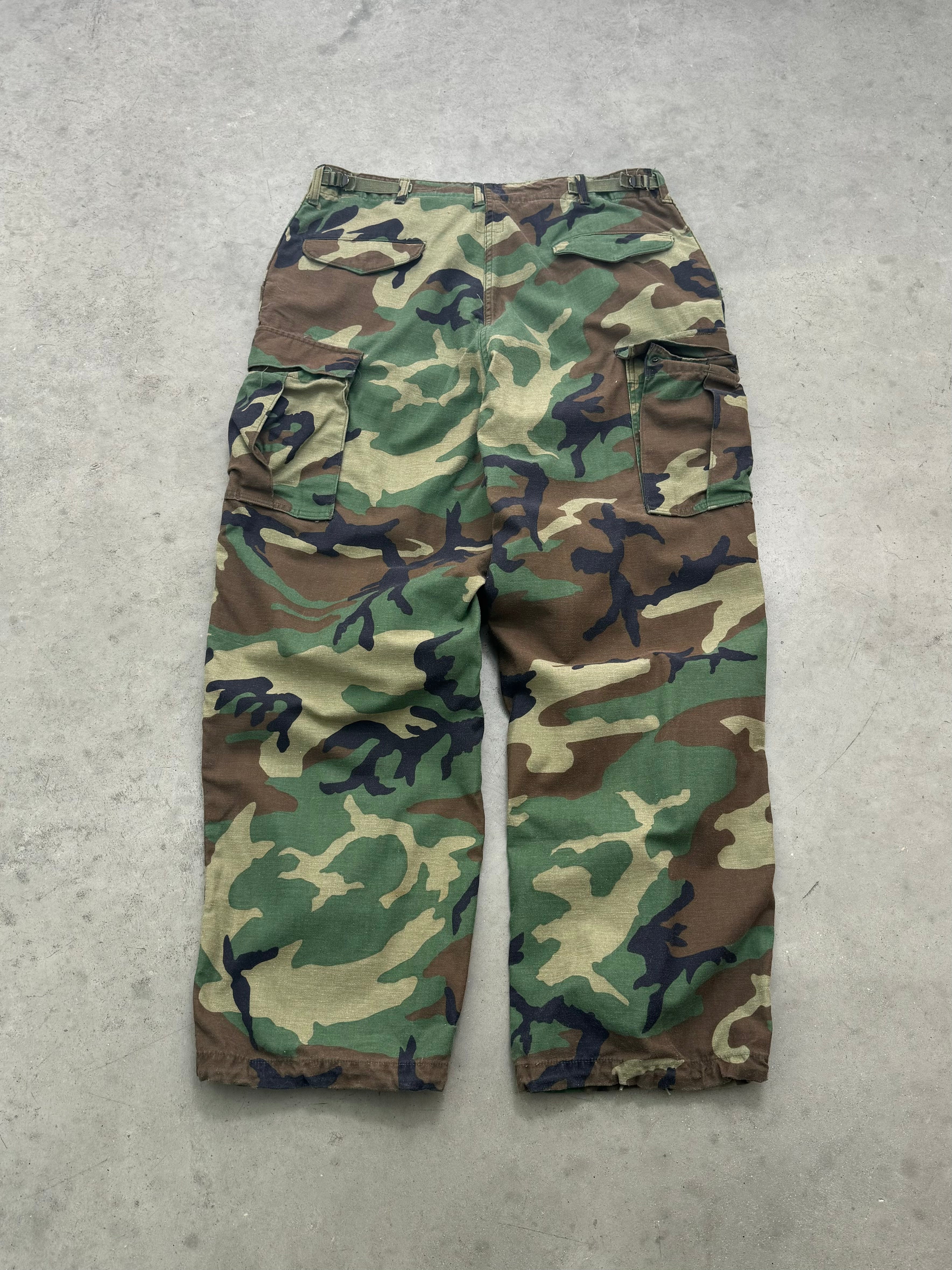 FADED ARMY CAMO BAGGY CARGO PANTS - 1990S