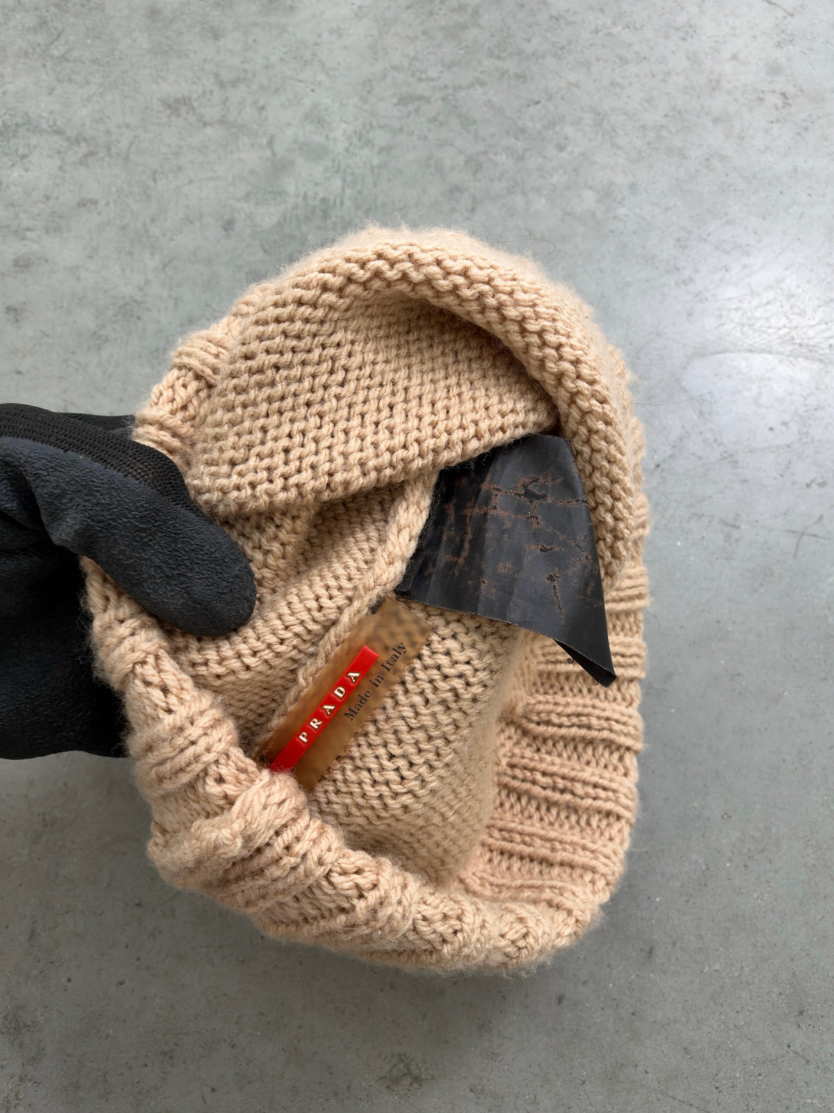 PRADA KNIT BEANIE - 2000S
