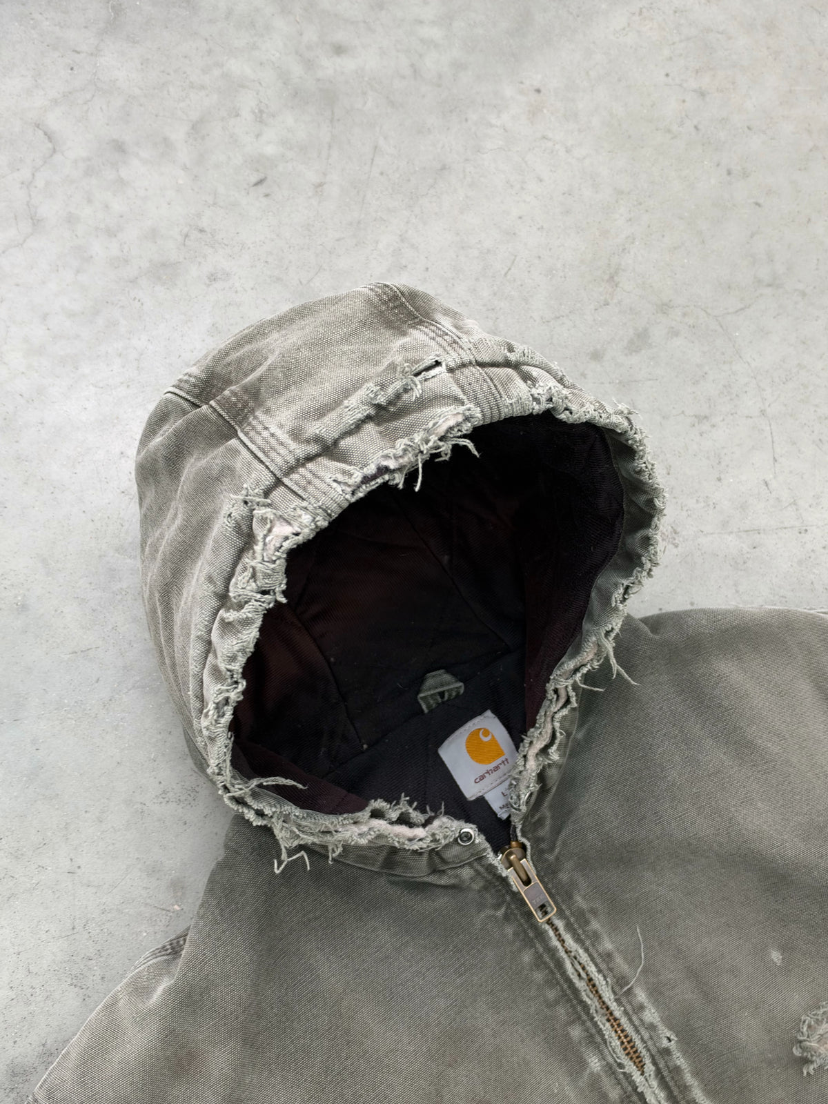 DISTRESSED FADED SAGE GREEN CARHARTT ACTIVE JACKET - 1990S
